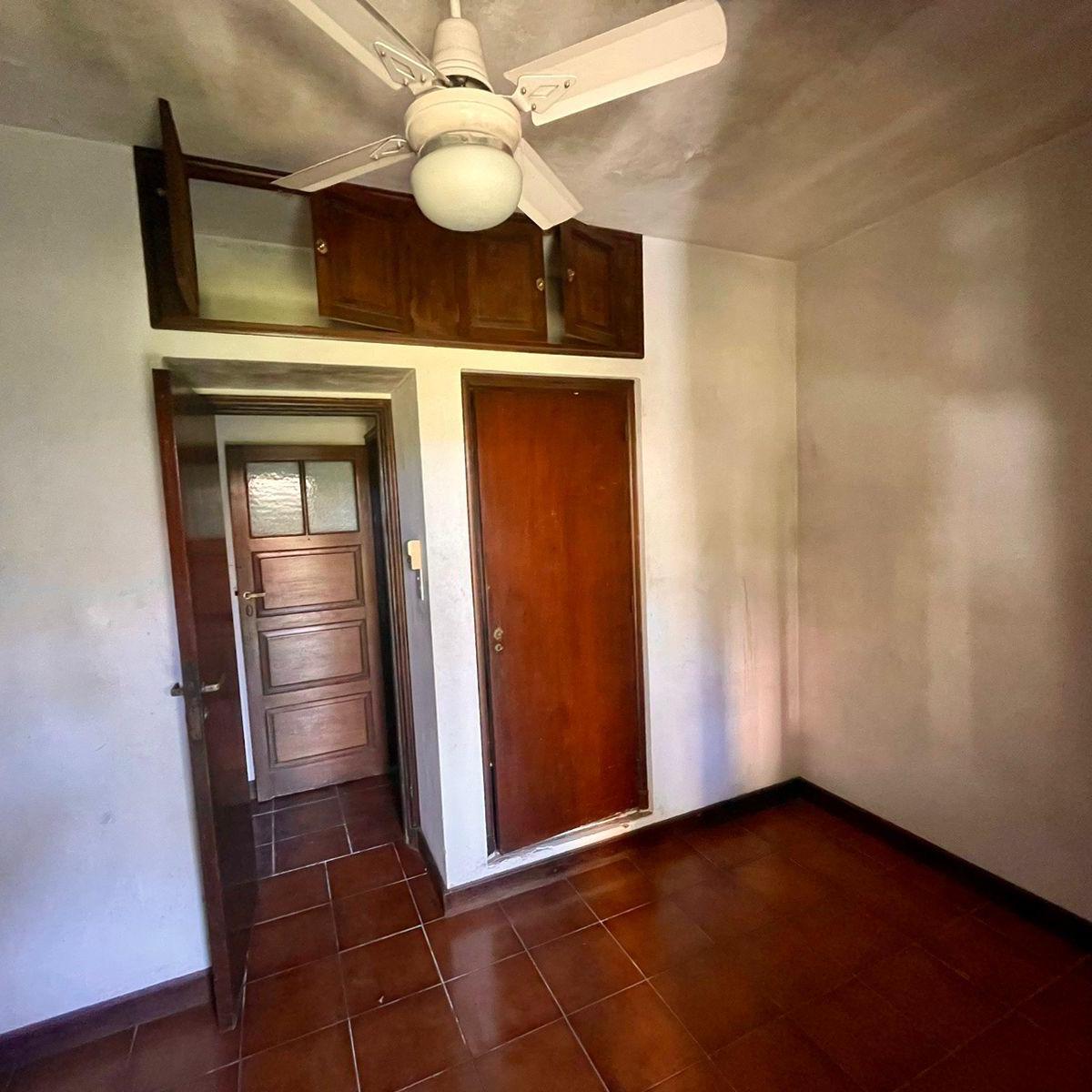 Casa de Estilo a Refaccionar - Super Lugar! 2