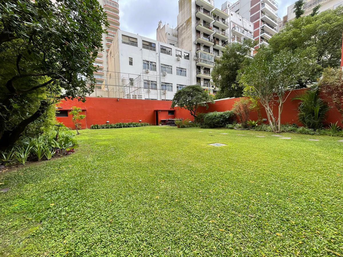CON SUPER JARDIN PROPIO DE 300 M2 -EN EXCELENTE EDIFICIO A MTS DEL ZOO !