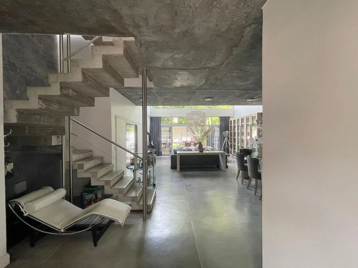 Casa - La Lucila-Vias/Maipu 5