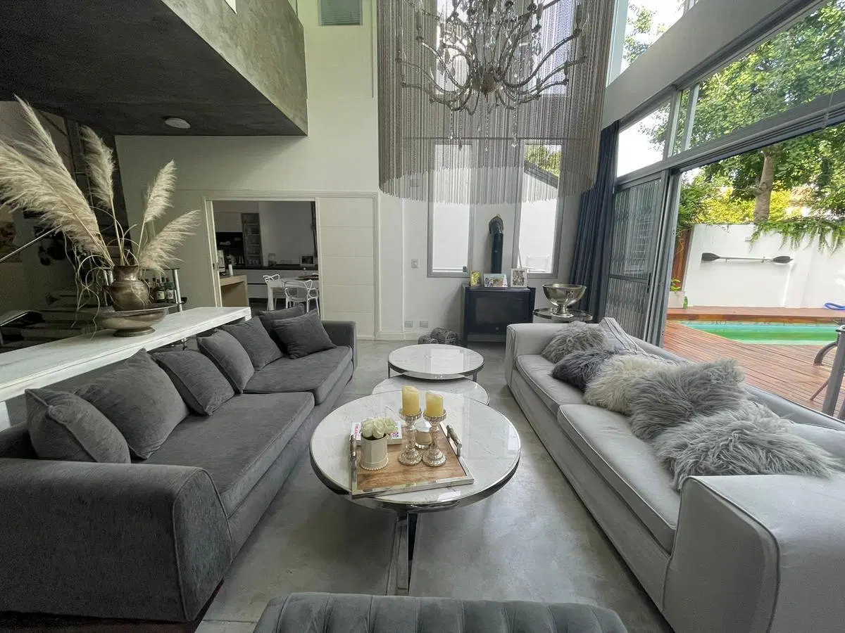 Casa - La Lucila-Vias/Maipu 1