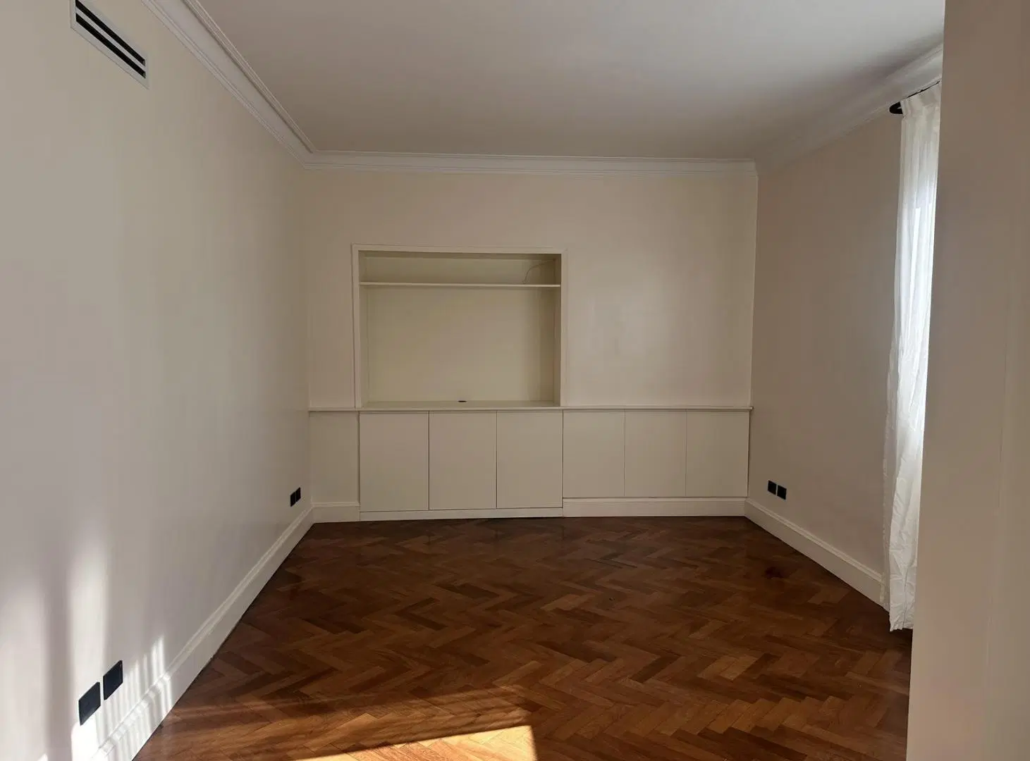 FANTASTICO DEPARTAMENTO CON SEGURIDAD Y COCHERA EN RECOLETA 5