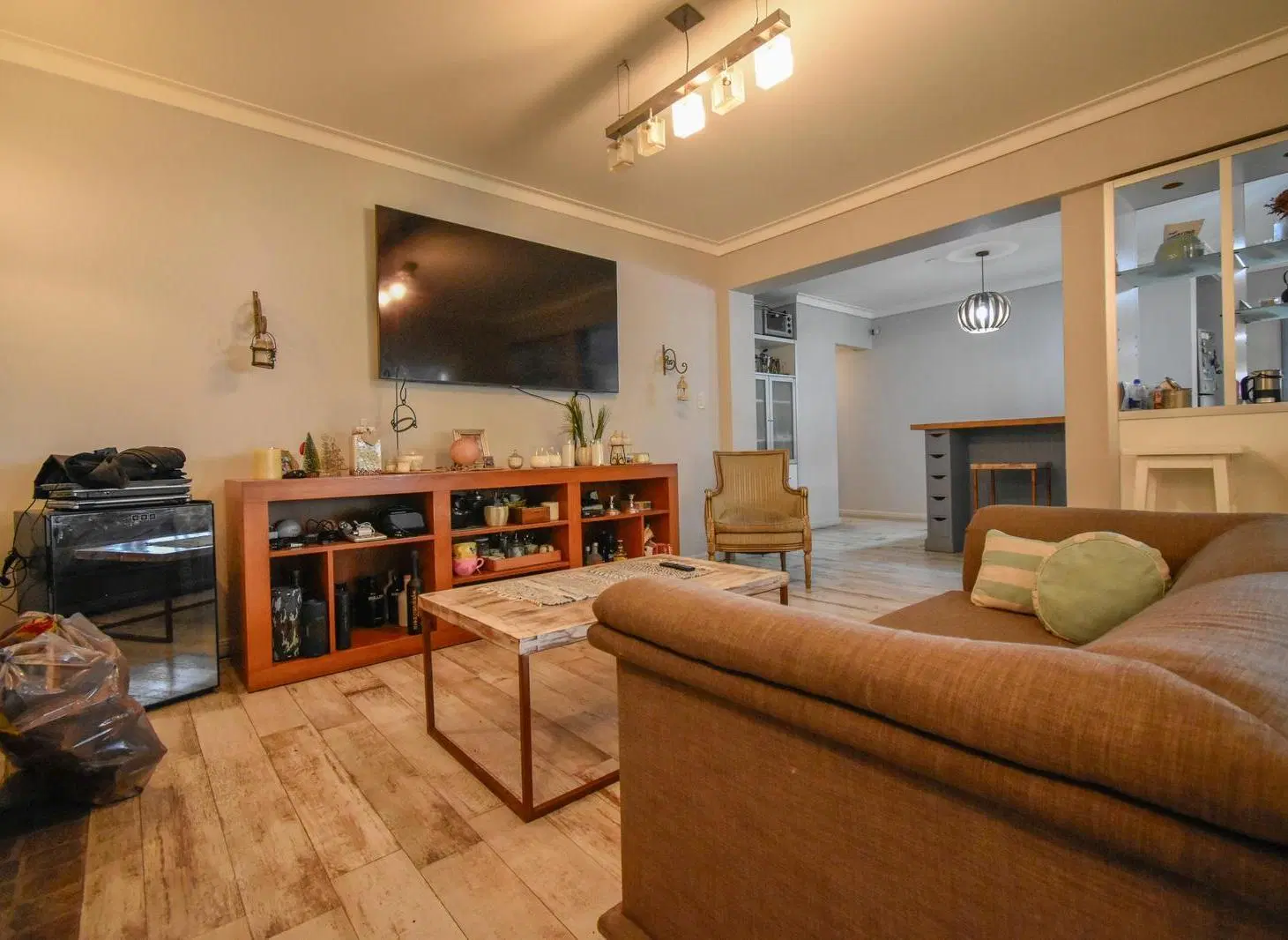 Residencia Premium en Pasaje Kennedy, Adrogué: 560 m² de confort, diseño y privacidad 4