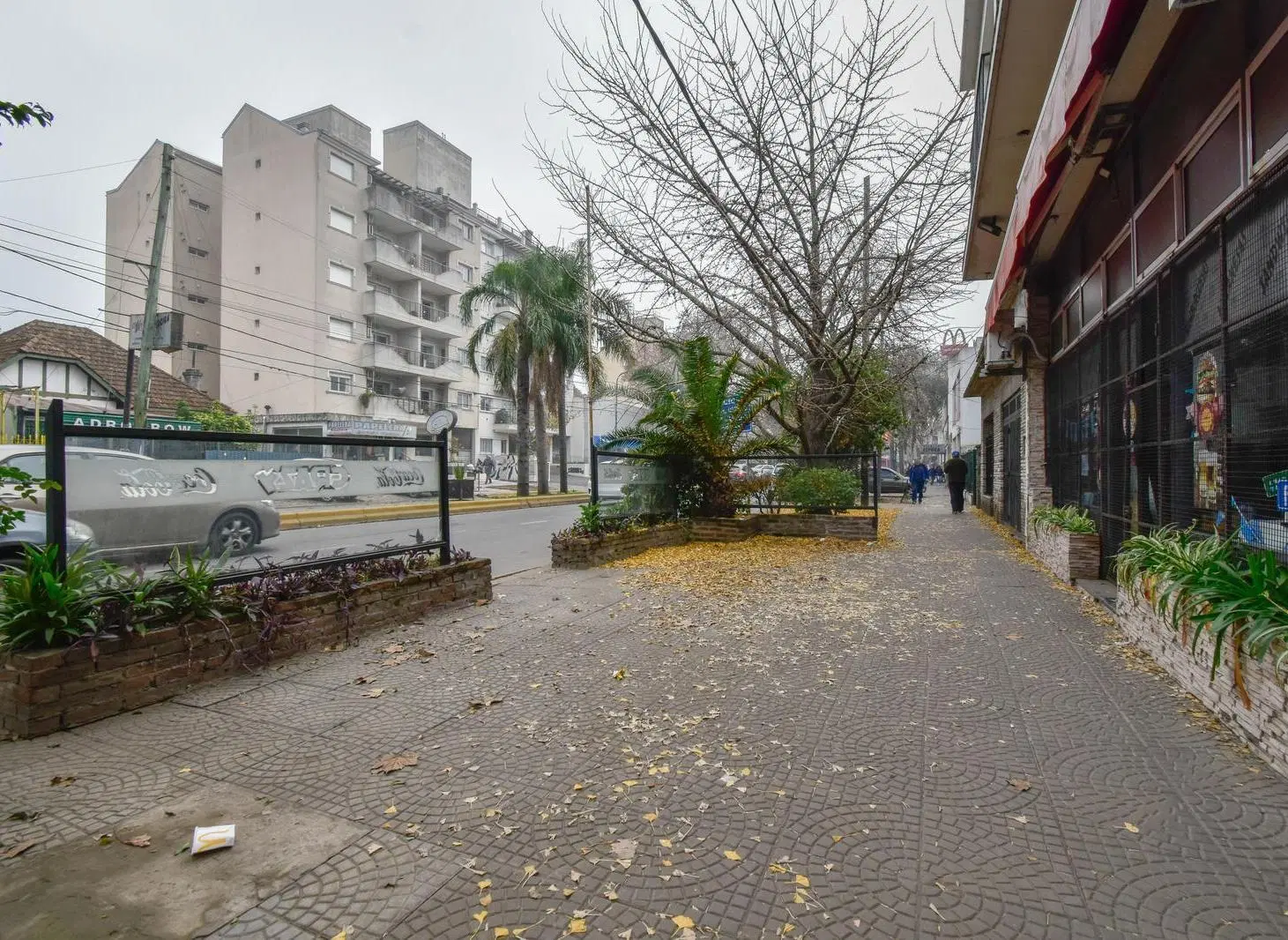 Local en Alquiler sobre Av. Espora a metros de Clínica Espora – Ideal Gastronomía o Corporativo 2