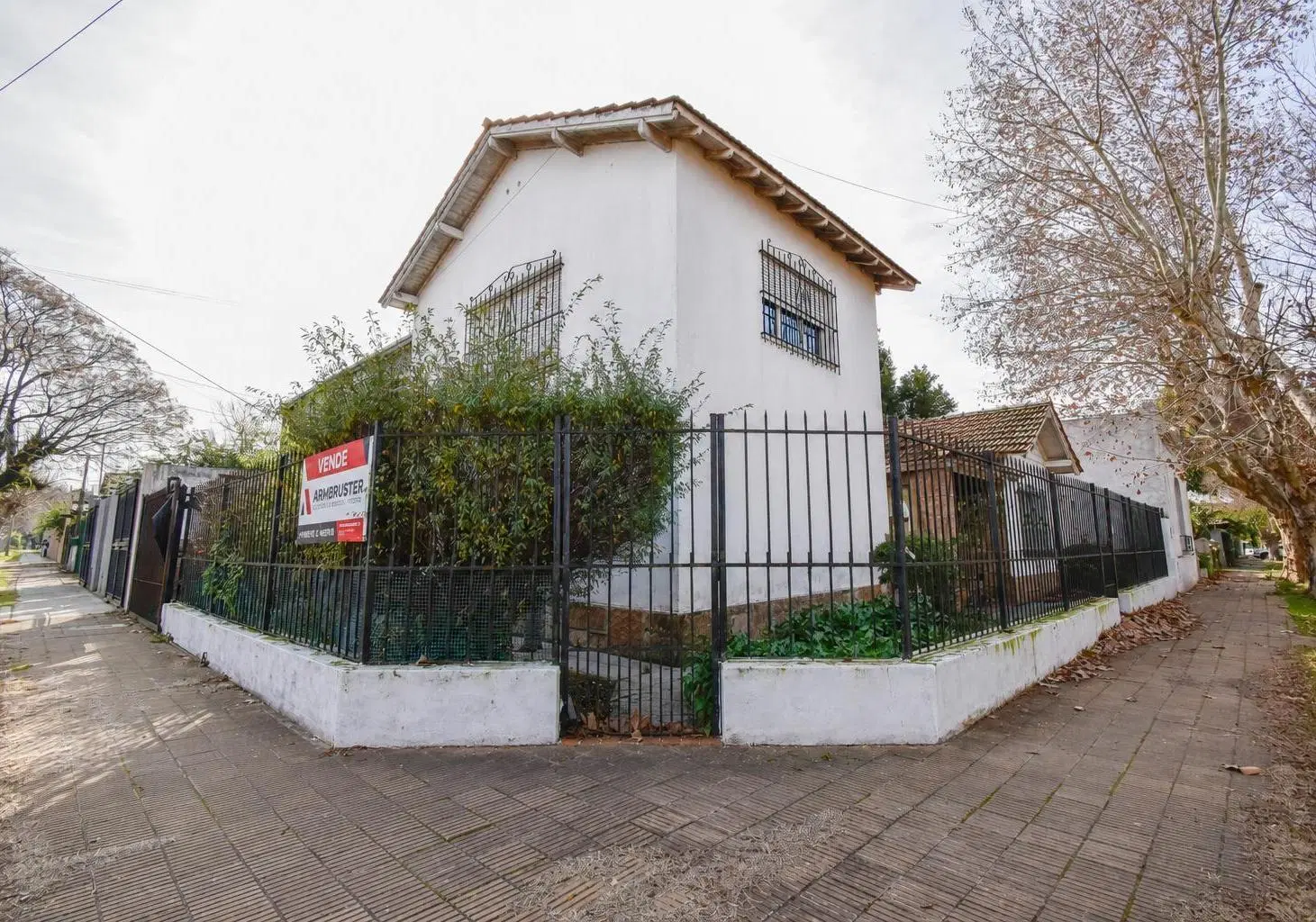 Casa En Venta En Esquina 3 Ambientes Con Patio, Cochera Y Playroom - José Mármol 3