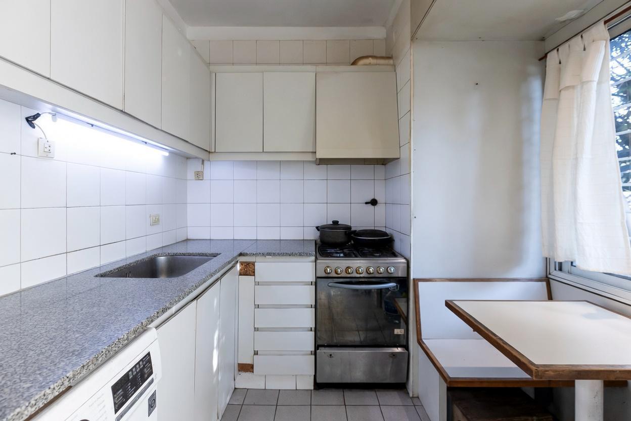Foto de PH en Venta en José Mármol con GRAN PARQUE y Parrilla | ¡Independiente y Sin Expensas!, imagen 4