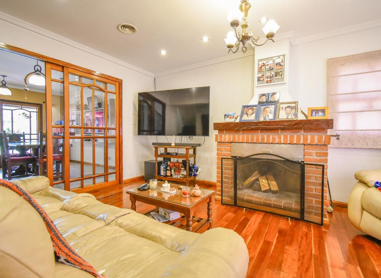 Foto de Casa en José Mármol Mitre al 2500: Calle Arbolada, 5 Dorm, PB 1 suite |, imagen 5