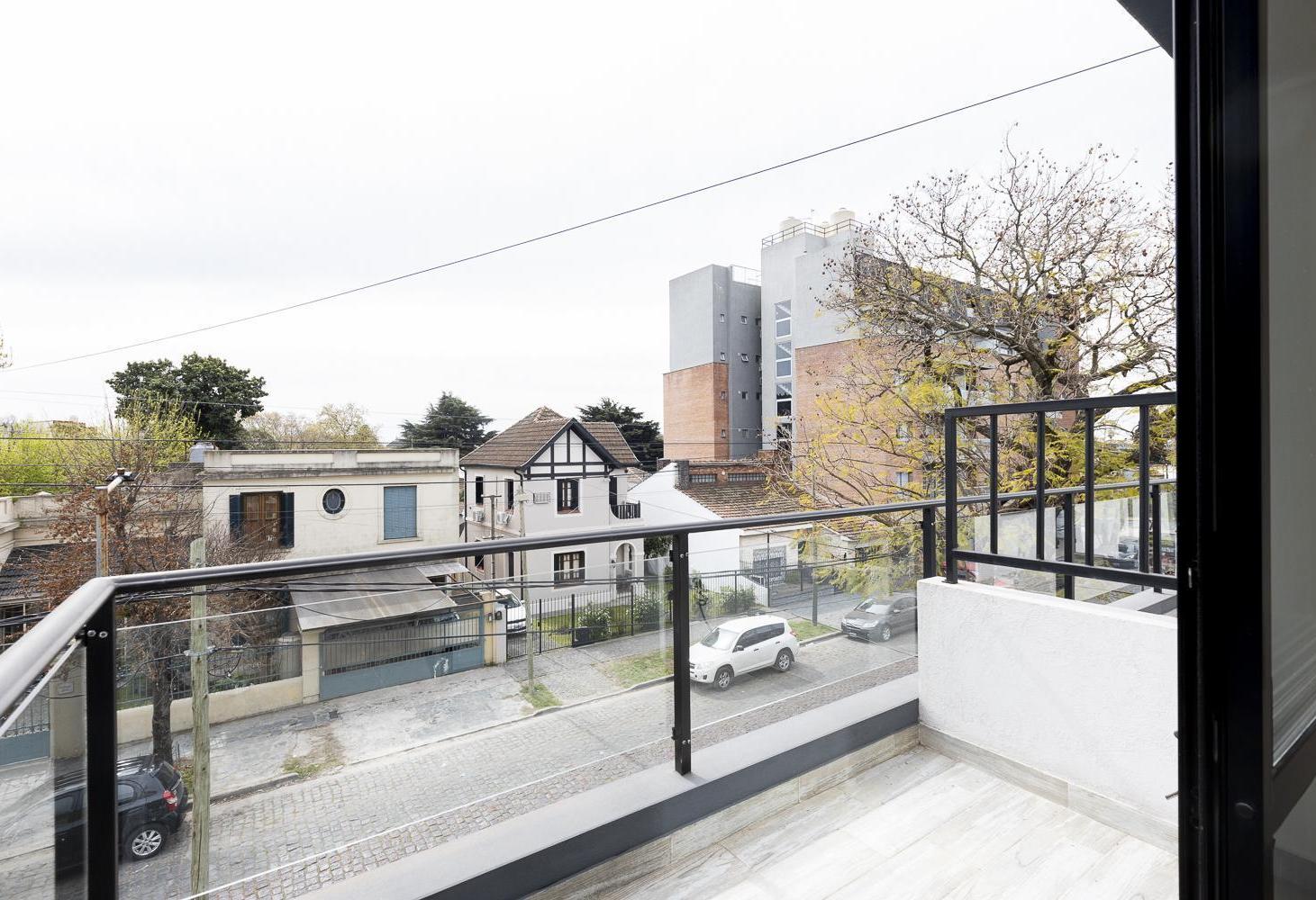 Departamento 2 ambientes al frente sobre Bynnon Jose Marmol