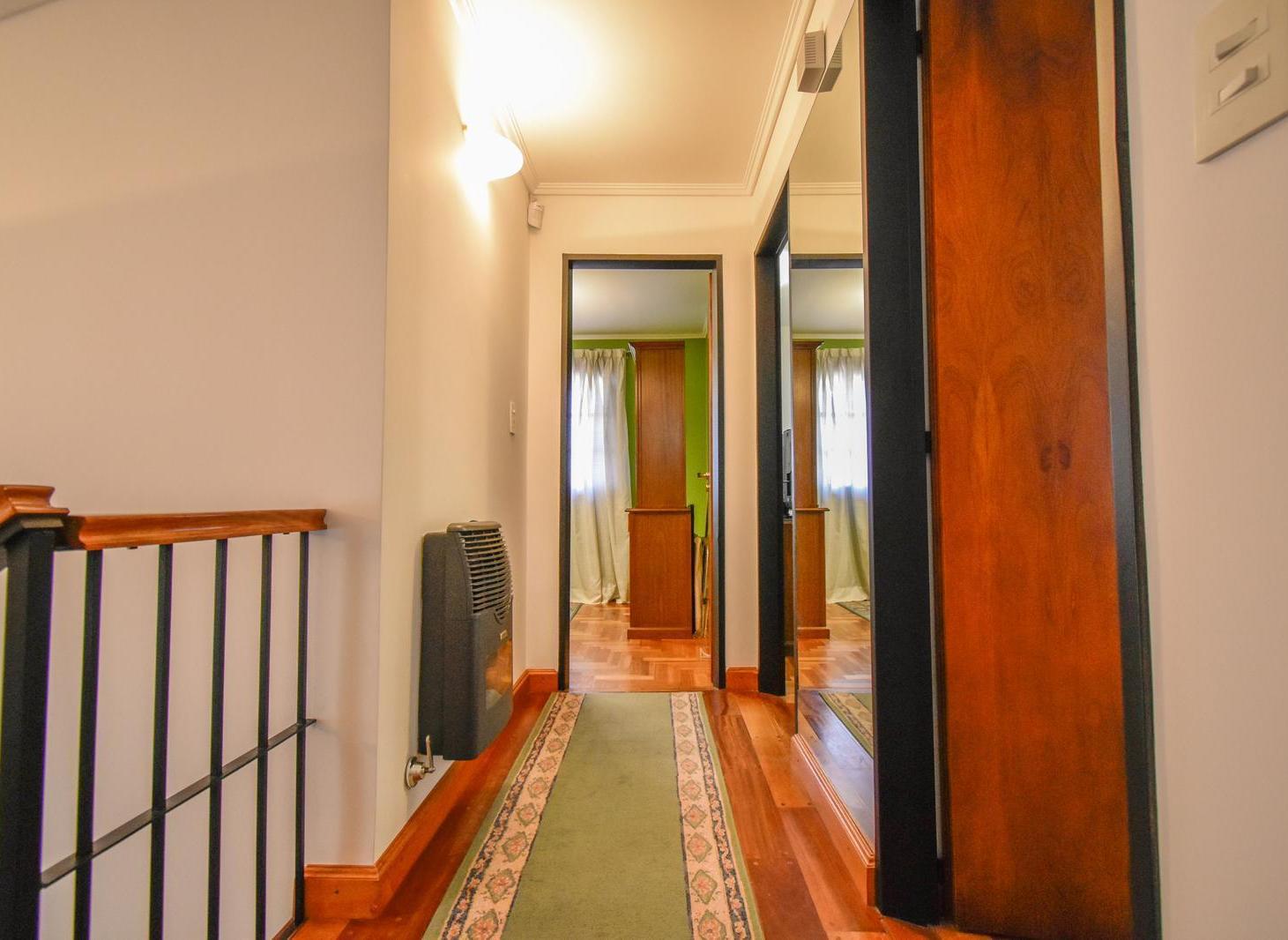 Foto de Casa Impecable en Adrogué | 3 Dormitorios, Galería y Parrilla |, imagen 5