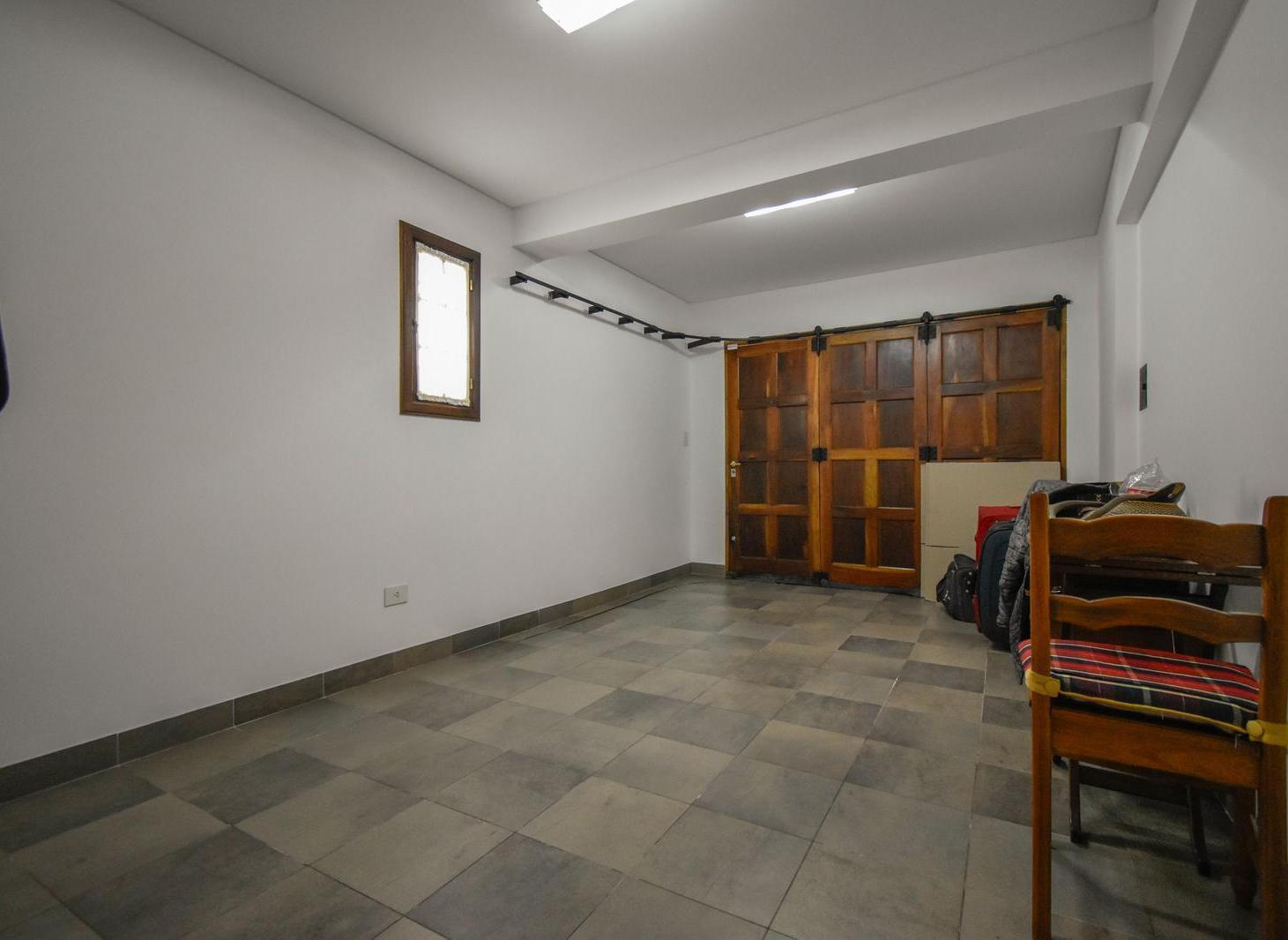 Foto de Casa Impecable en Adrogué | 3 Dormitorios, Galería y Parrilla |, imagen 4