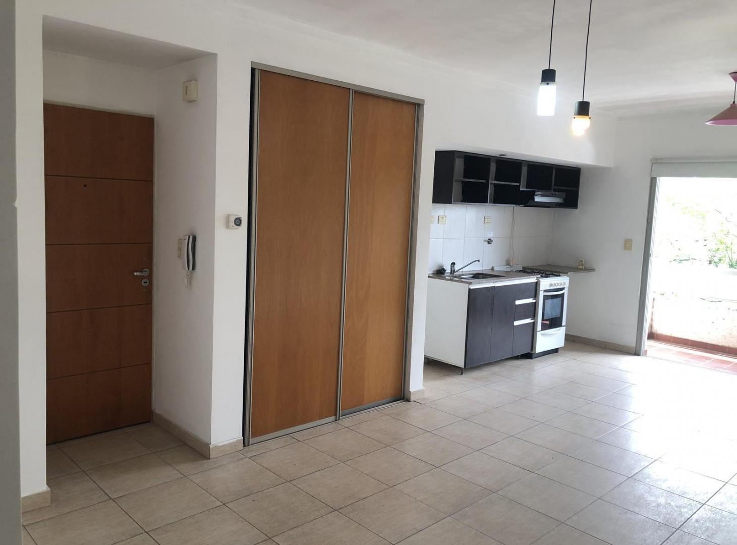 Foto de Excelente Monoambiente en Alquiler | Bynnon al 1500, Adrogué (Vista al, imagen 5