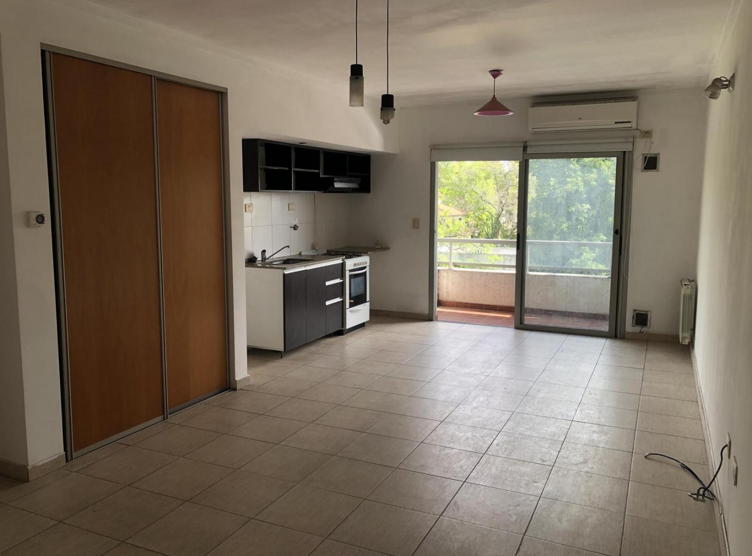 Foto de Excelente Monoambiente en Alquiler | Bynnon al 1500, Adrogué (Vista al, imagen 2