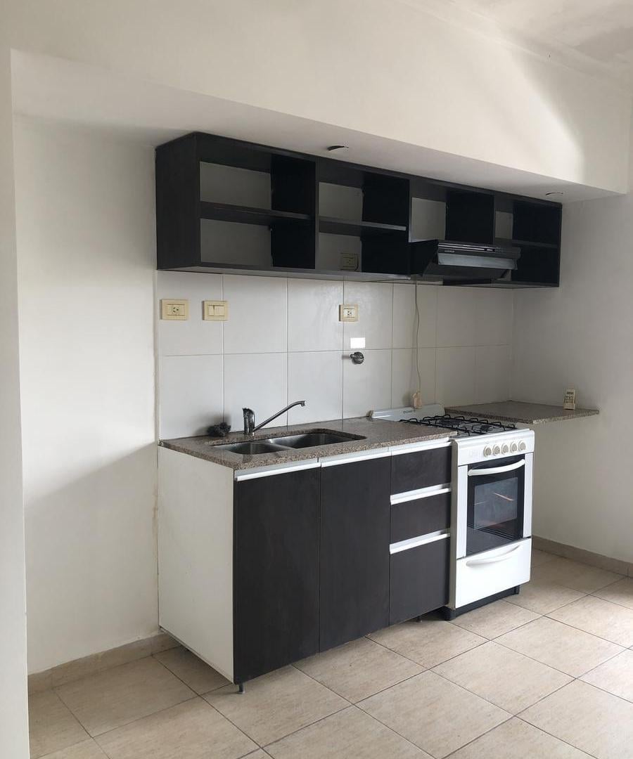 Foto de Excelente Monoambiente en Alquiler | Bynnon al 1500, Adrogué (Vista al, imagen 4