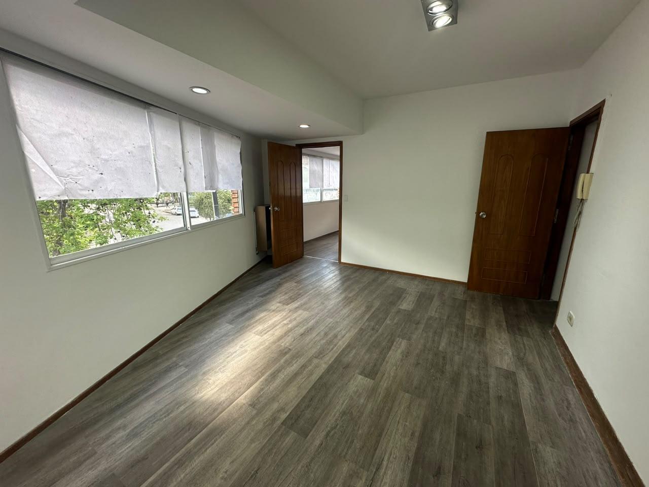 Foto de Oficinas en Alquiler en Adrogué Centro | 2 Ambientes Reciclados a Nuevo, imagen 3