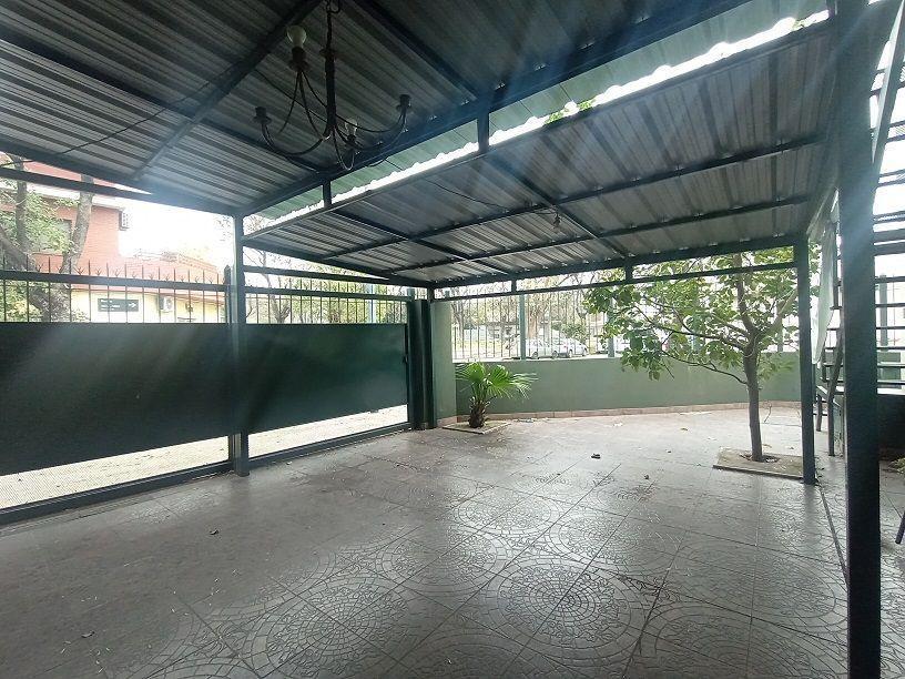 Parque Chas Hermosa Casa en Esquina 4