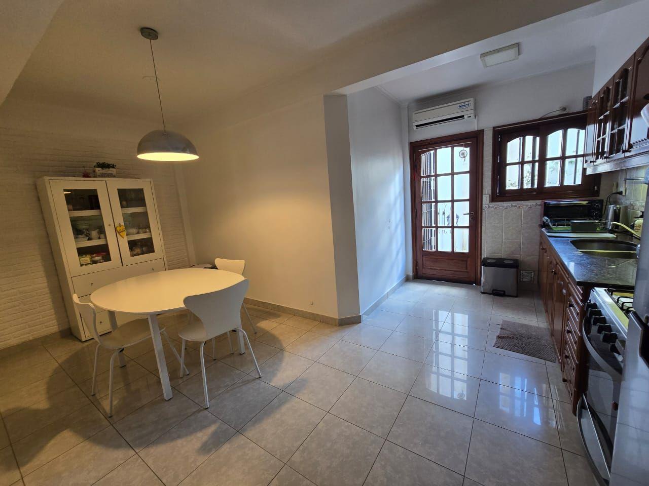 Foto de V. DEVOTO VENTA TRIPLEX 215M2 IMPECABLE ESTADO, imagen 4