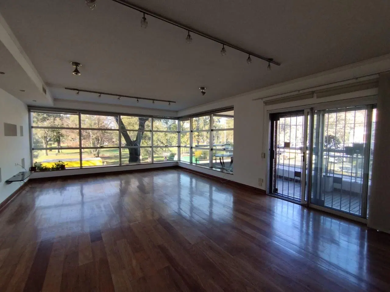 EXCLUSIVO SEMIPISO 6 AMBIENTES FRENTE A PLAZA ARENALES 1