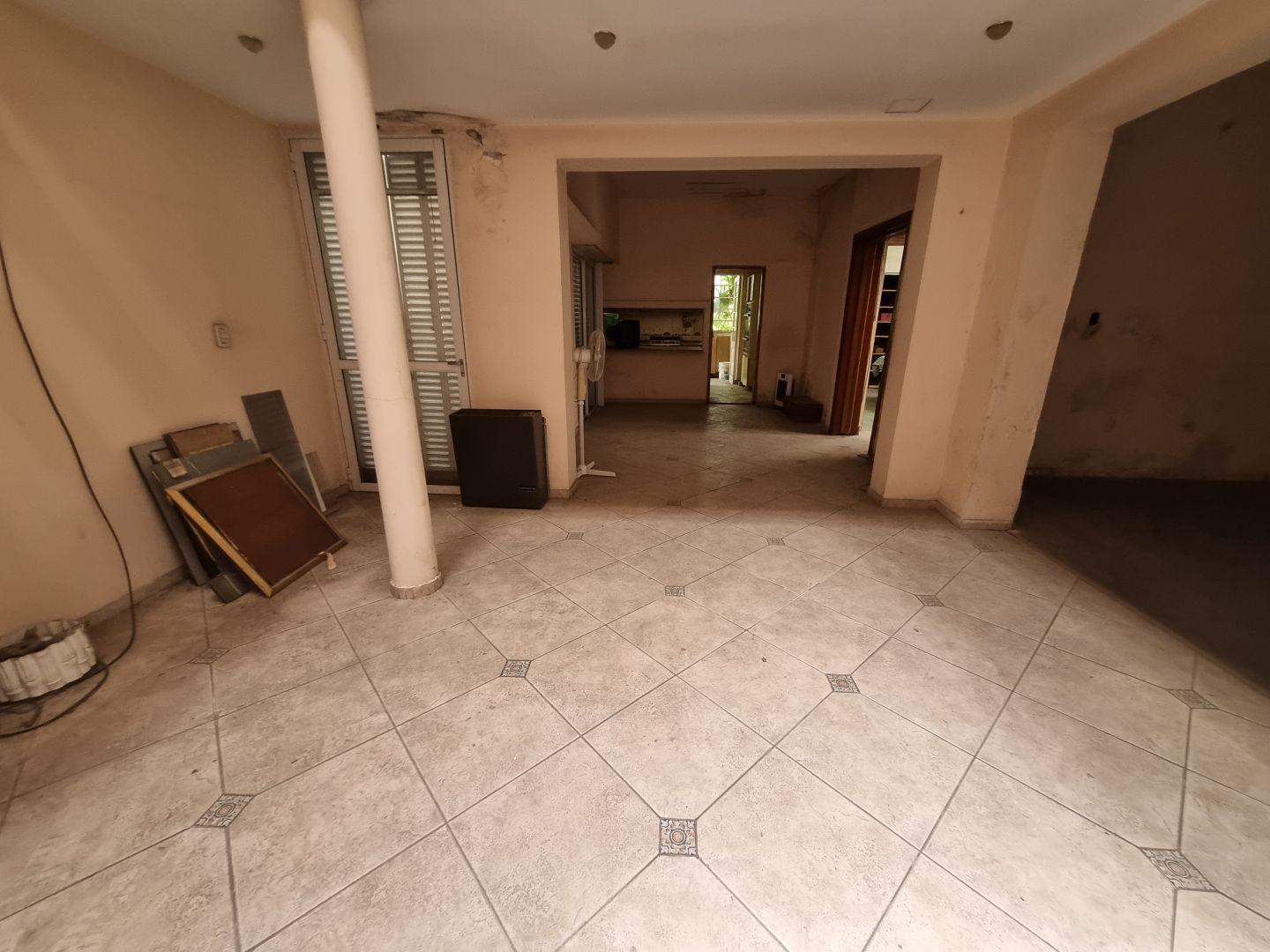 Foto de CASA 4 DORMITORIOS EXCELENTE UBICACION, imagen 1