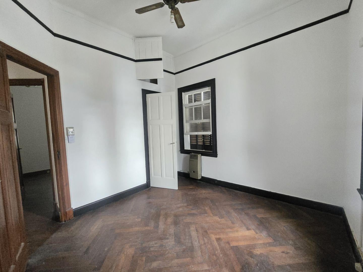 Foto de V. DEVOTO ALQUILER CASA 4 AMBIENTES CON GARAGE Y PATIO SOLO USO, imagen 3