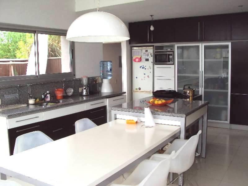 EXCELENTE CASA RACIONALISTA A LA LAGUNA !!!!!!