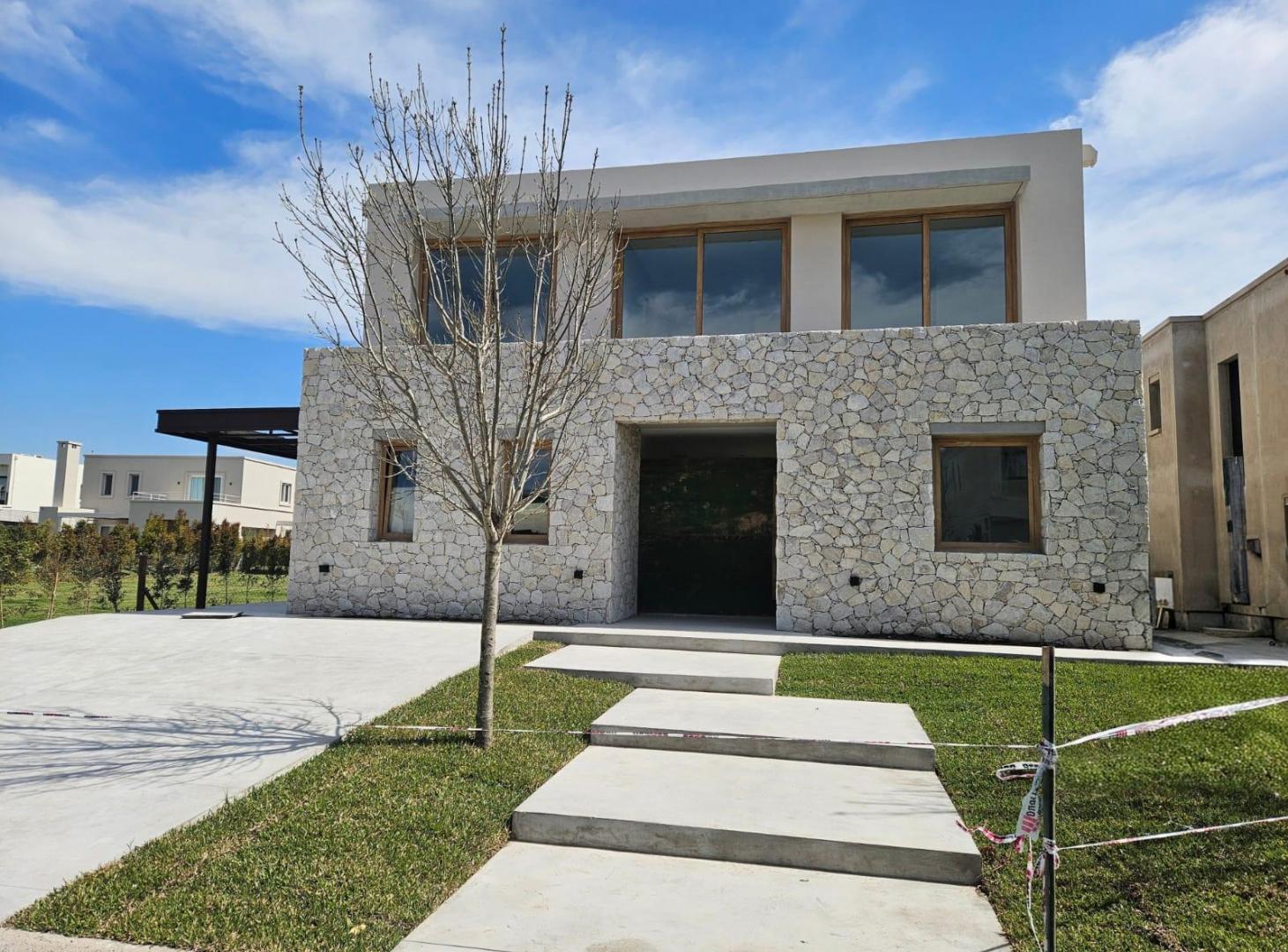 Foto de Casa BARRIO CARPINCHOS-NORDELTA, imagen 1