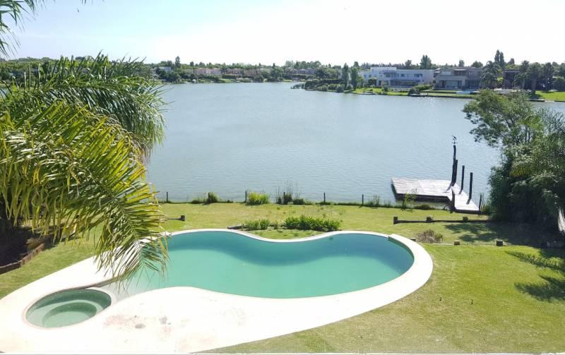 Foto de IMPORTANTE CASA AL AGUA Y EN ISLA CHICA !!!, imagen 4