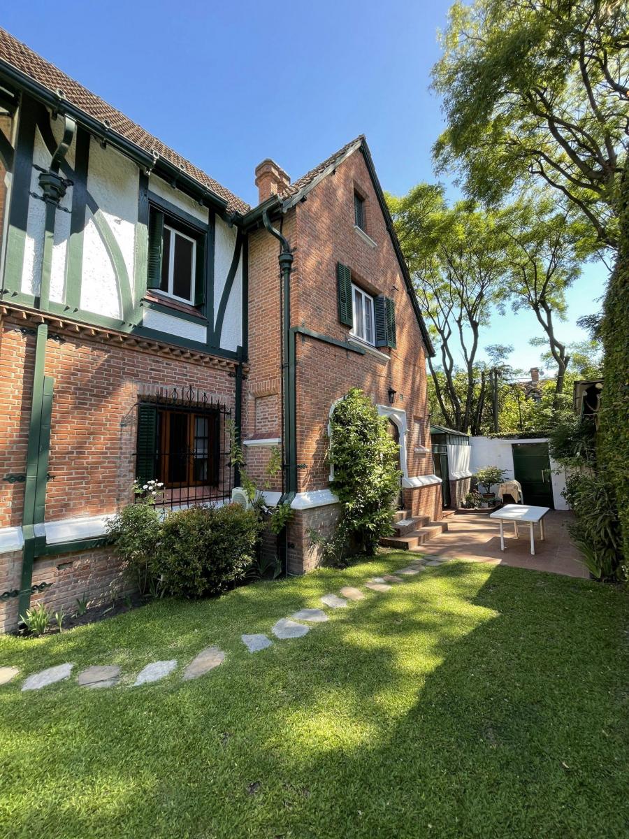 Impecable Casa Estilo Inglés – Totalmente Refaccionada 1
