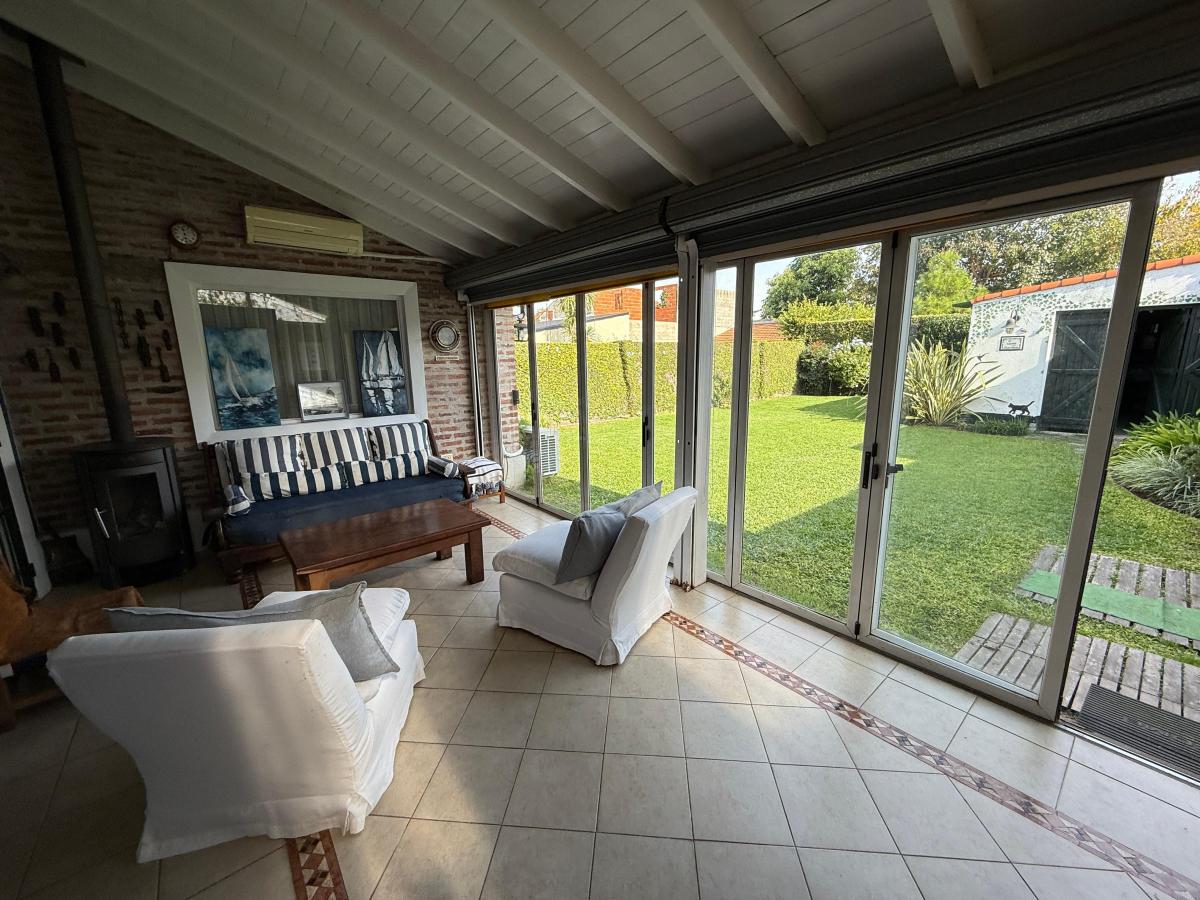 CASA 5 AMBIENTES EN VENTA EN SAN ISIDRO