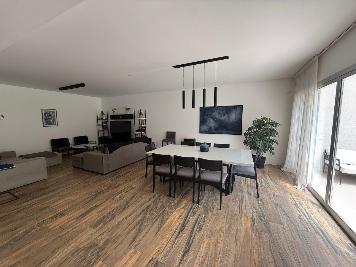 Foto de Casa 5 Ambientes en Alquiler en Martinez, imagen 2