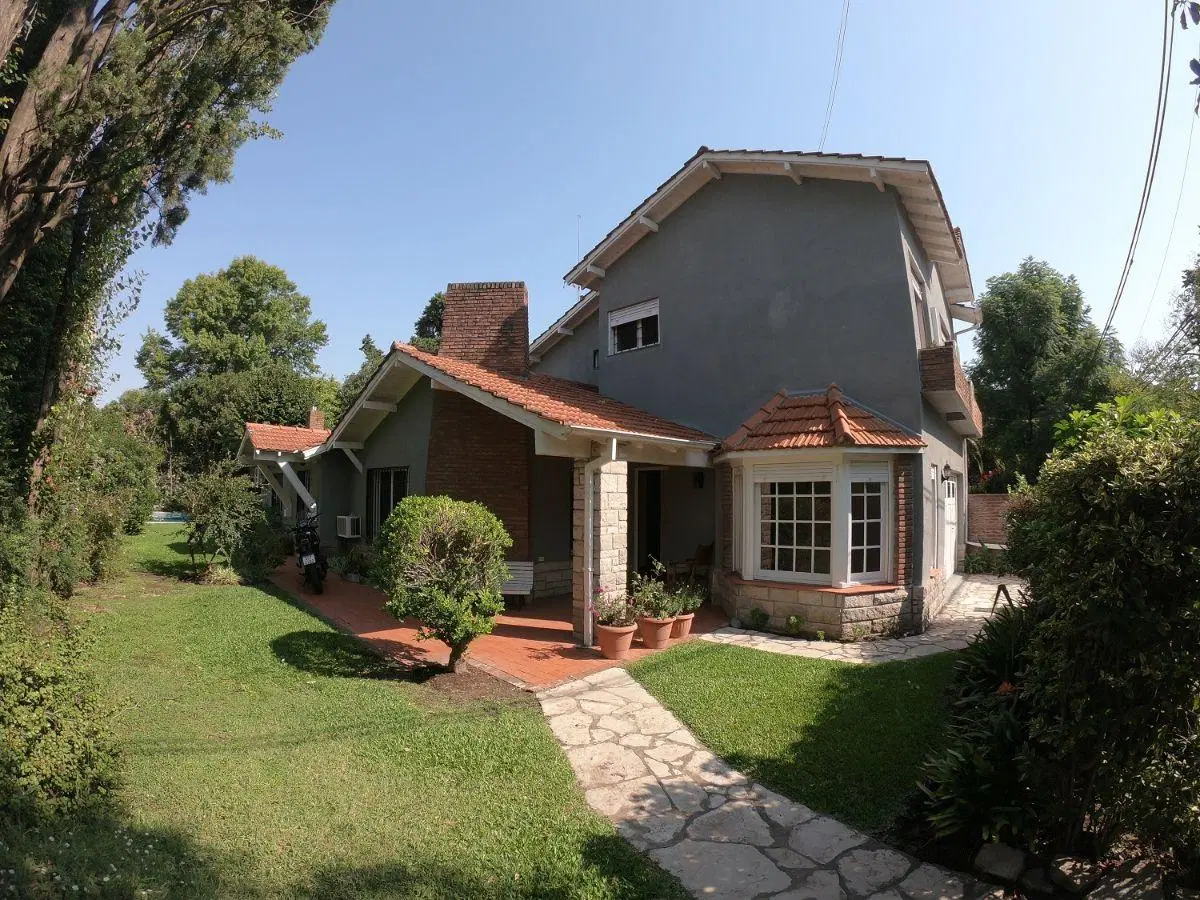 CASA EN ALQUILER EN ACASSUSO LIBERTADOR AL RIO 5