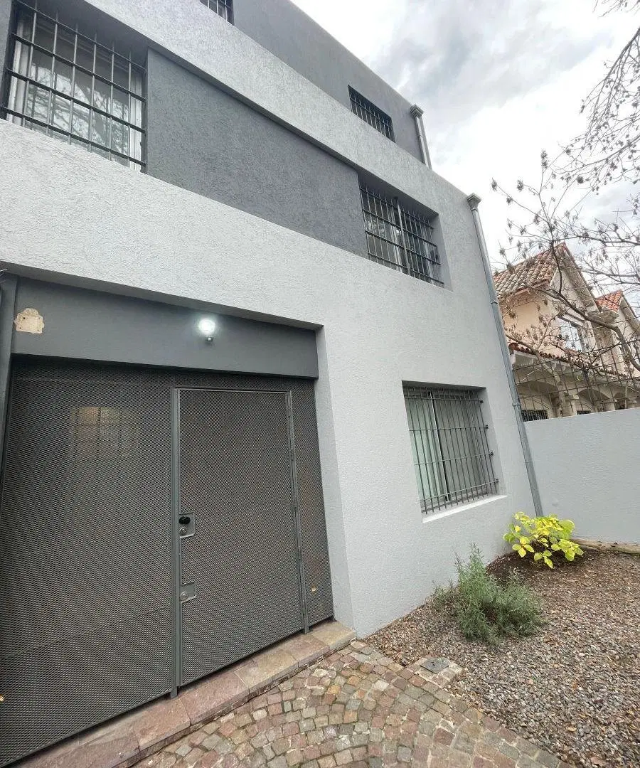 CASA EN ALQUILER EN ACASSUSO 3