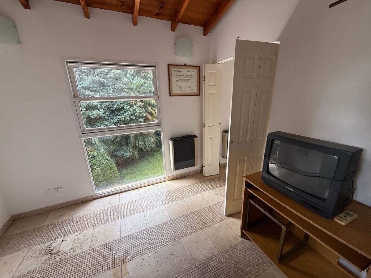 Foto de CASA 6 AMBIENTES EN ALQUILER EN ACASSUSO, imagen 5