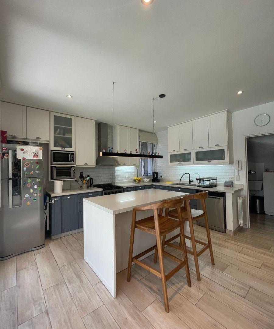 Foto de CASA 4 AMBIENTES EN VENTA EN MARTÍNEZ, imagen 1