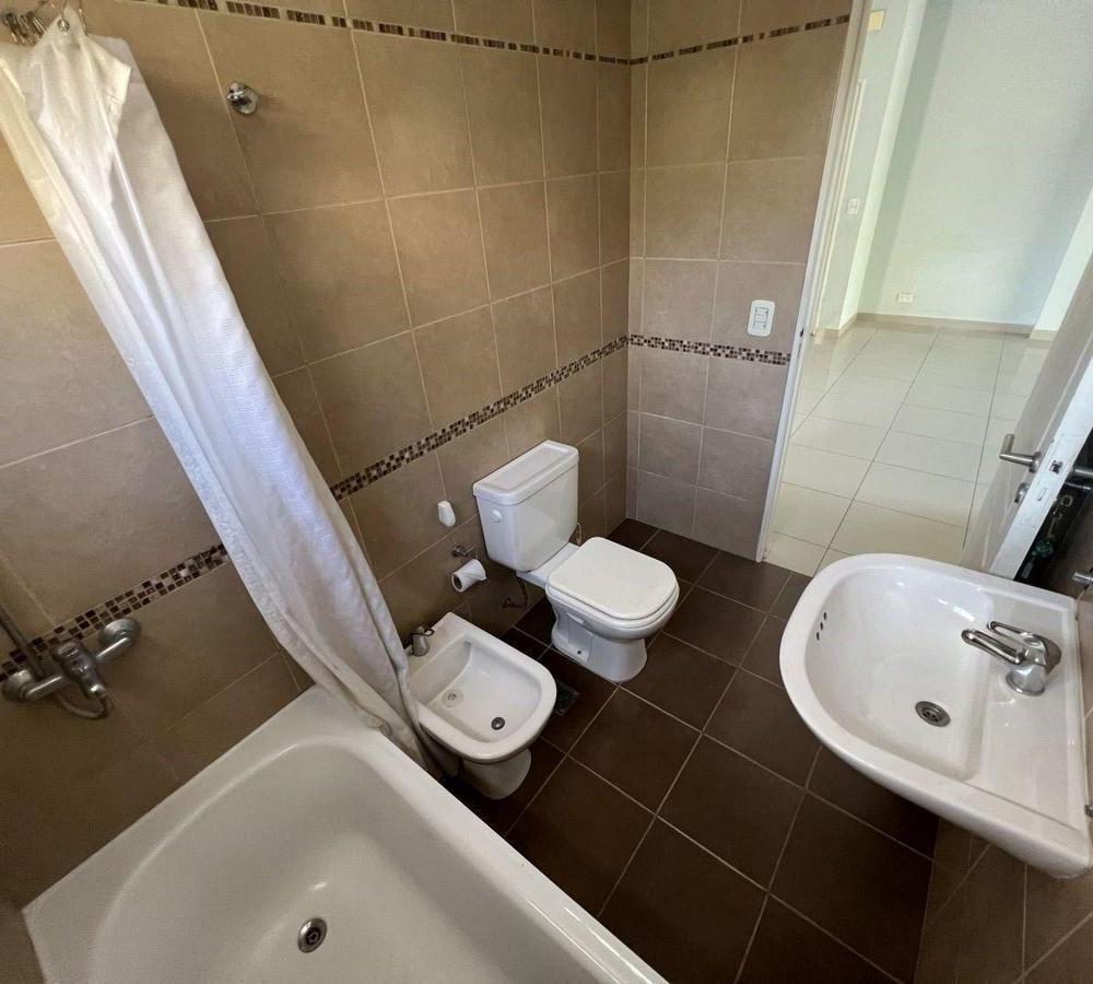 Venta Departamento 2 Ambientes con Cochera San Martin Centro 3