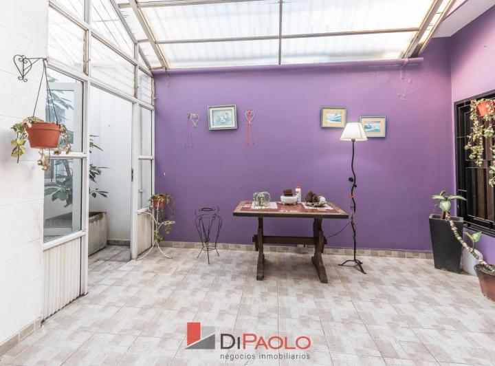 Venta casa 6 ambientes con cochera, patio y quincho en ciudadela