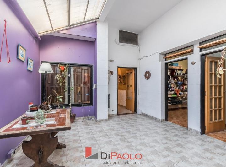 Venta casa 6 ambientes con cochera, patio y quincho en ciudadela