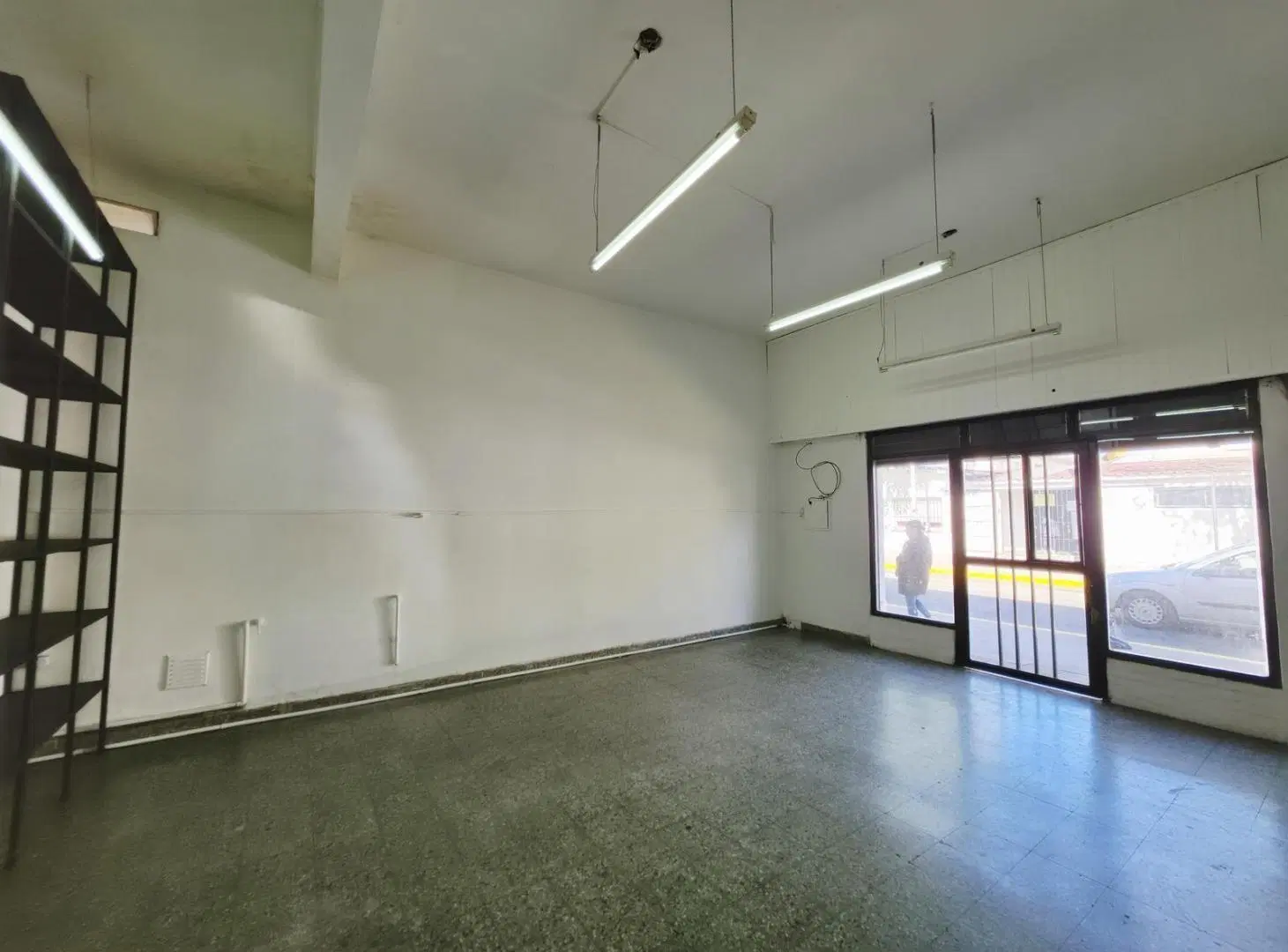 Alquiler Local en Villa Bosch zona comercial y escolar 5