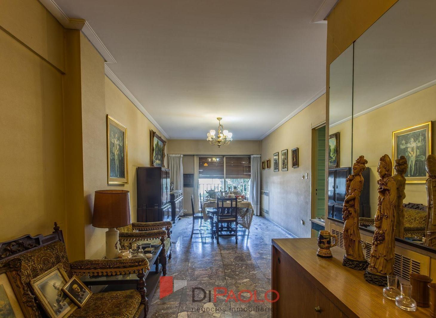 Venta departamento 3 ambientes con balcon corrido en Villa Devoto