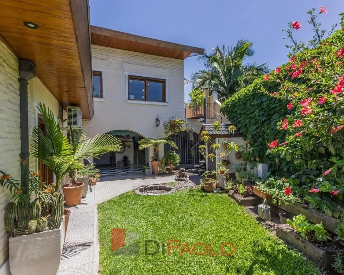 CASA EN VENTA EN CIUDAD JARDIN CON PISCINA Y PARQUE 4
