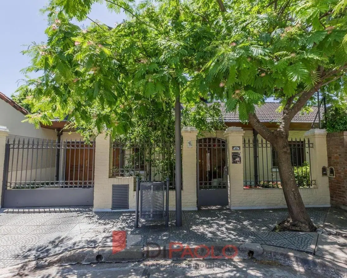 CASA EN VENTA EN CIUDAD JARDIN CON PISCINA Y PARQUE 2