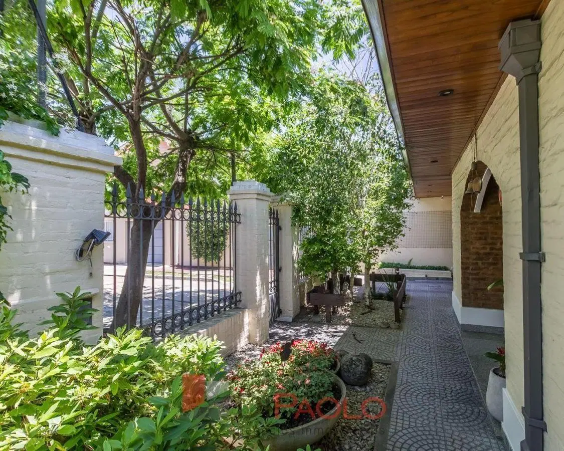 CASA EN VENTA EN CIUDAD JARDIN CON PISCINA Y PARQUE 5