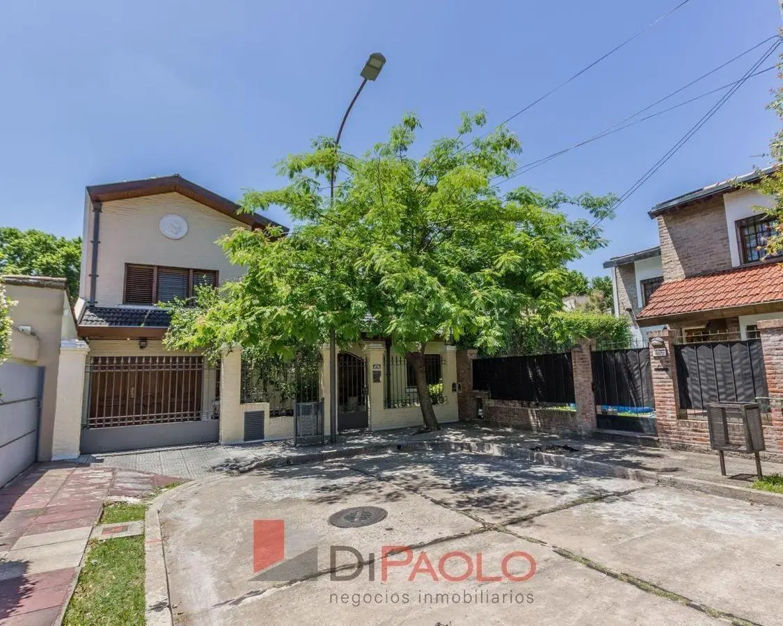 CASA EN VENTA EN CIUDAD JARDIN CON PISCINA Y PARQUE 1