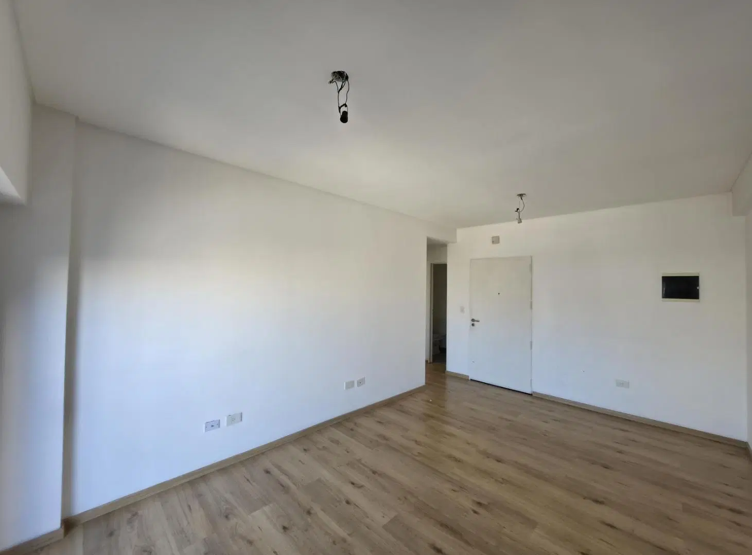 Alquiler Departamento 2 ambientes en plena zona comercial de General San Martin con cochera 2