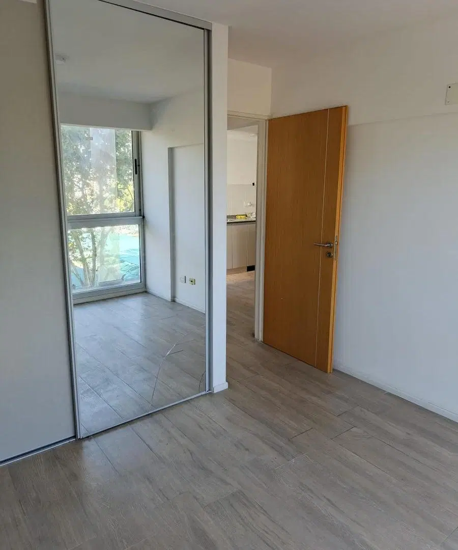 Alquiler Departamento 2 ambientes Caseros en Zona Comercial 5