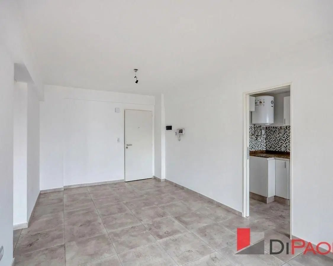 Venta departamento 2 Ambientes con balcón en caseros Clamaco 5