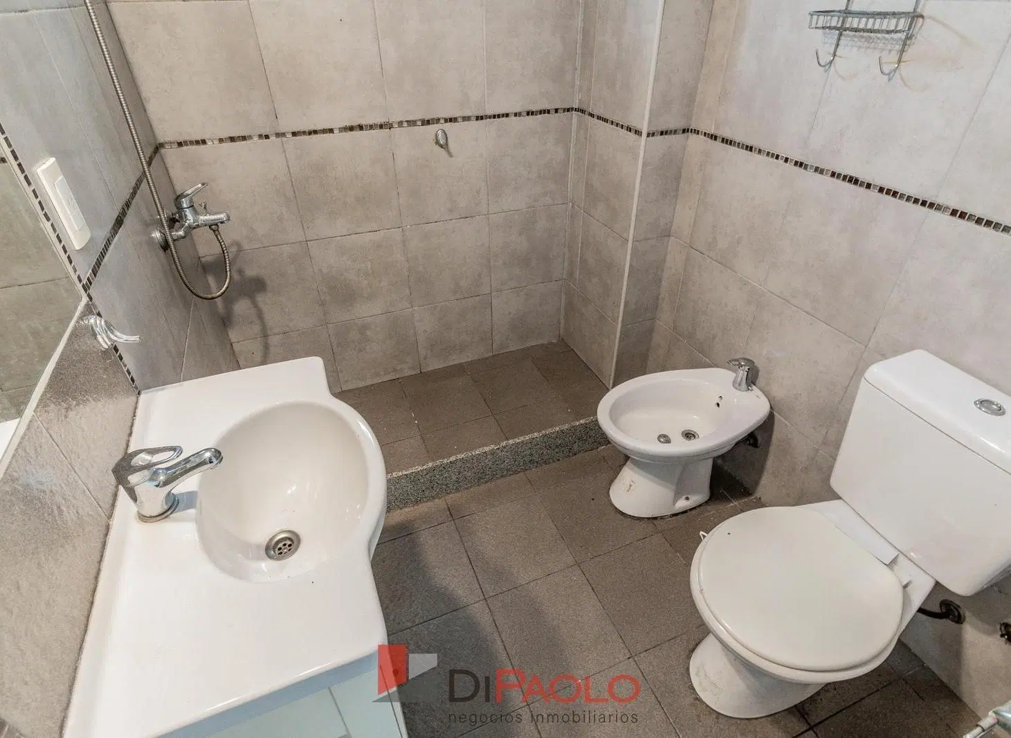 Venta departamento duplex 2 ambientes con cochera en Villa Bosch 3