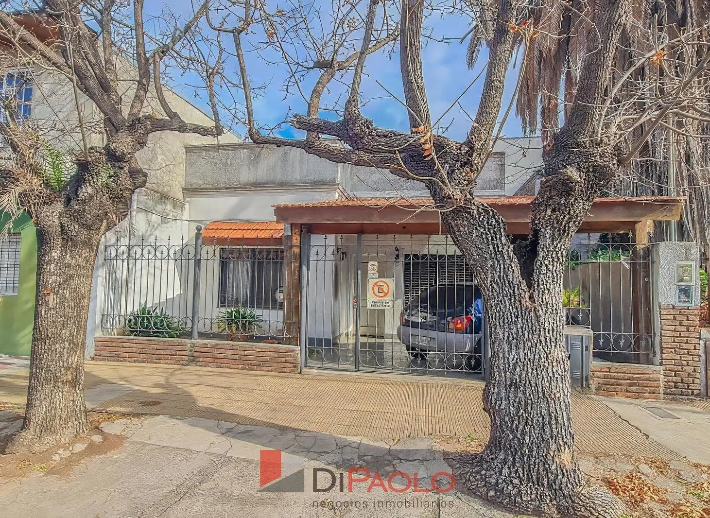 Venta casa 4 ambientes con gran jardin y galpon en V.Libertad 2