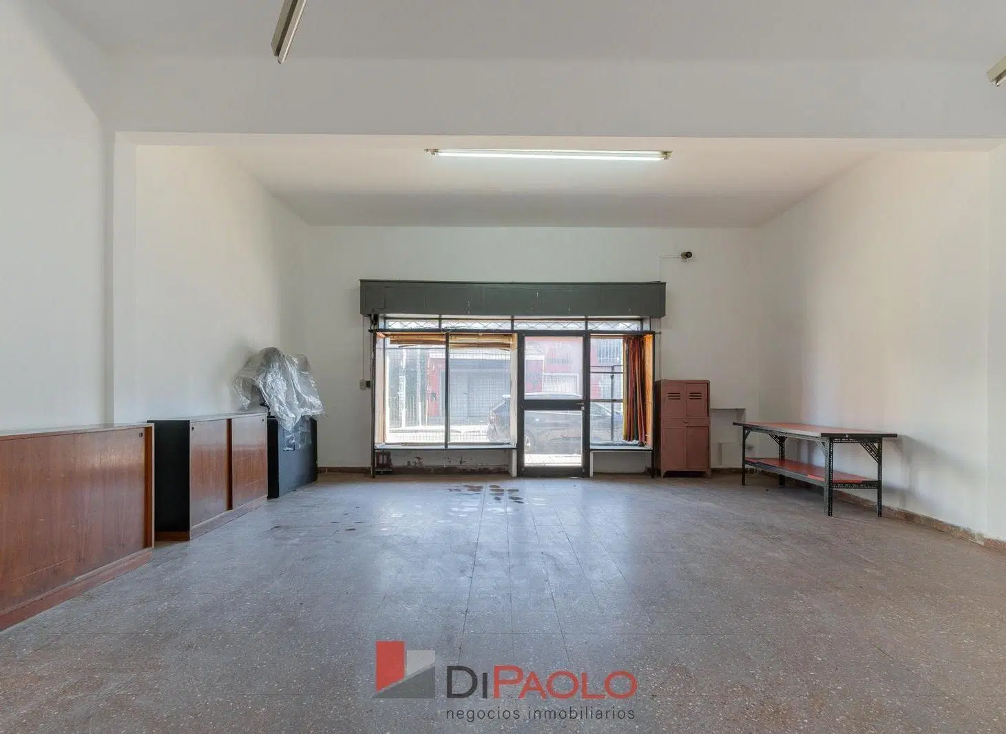 LOCAL CON DEPARTAMENTO A LA VENTA EN SANTOS LUGARES 2