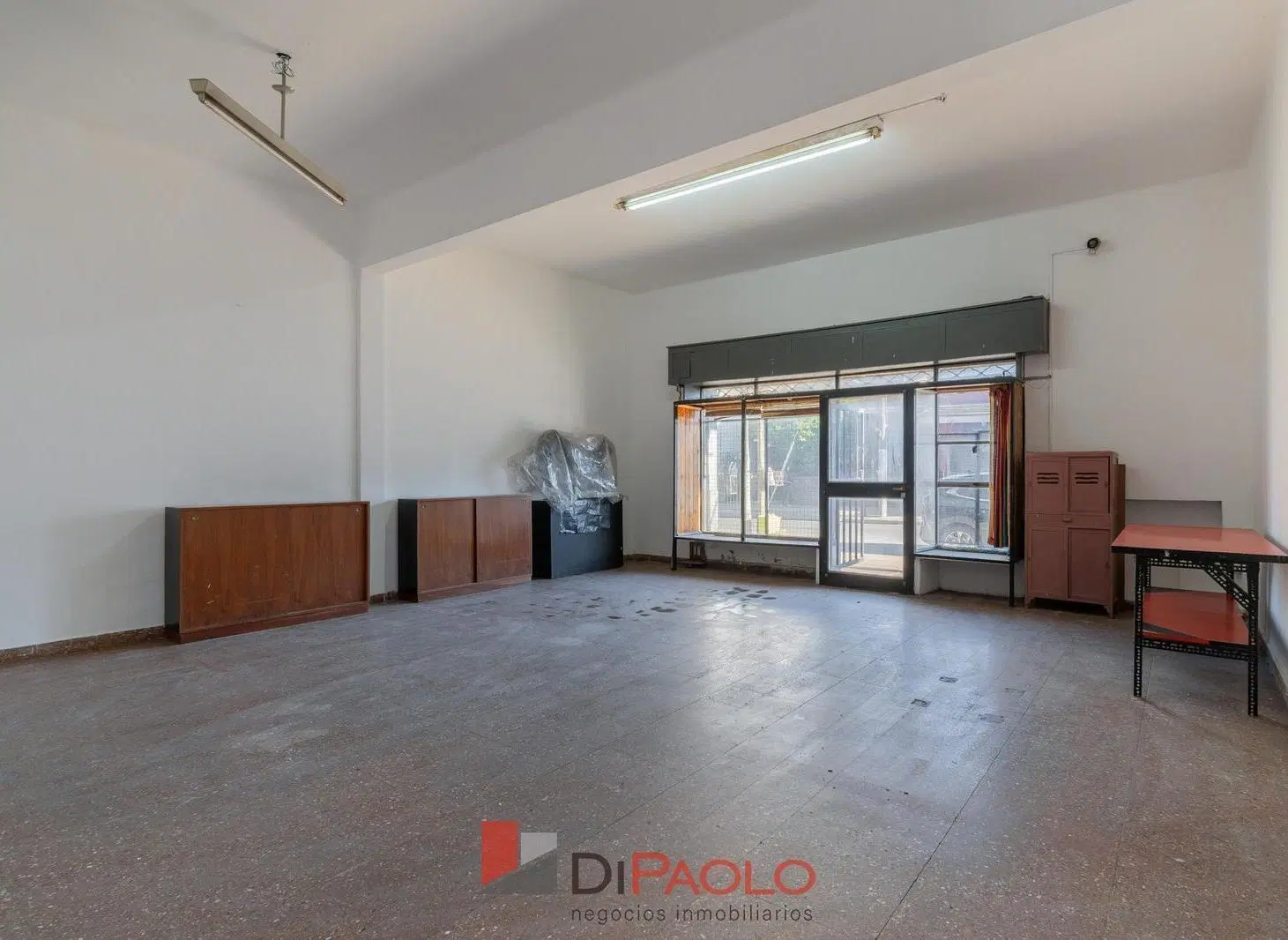 LOCAL CON DEPARTAMENTO A LA VENTA EN SANTOS LUGARES 5