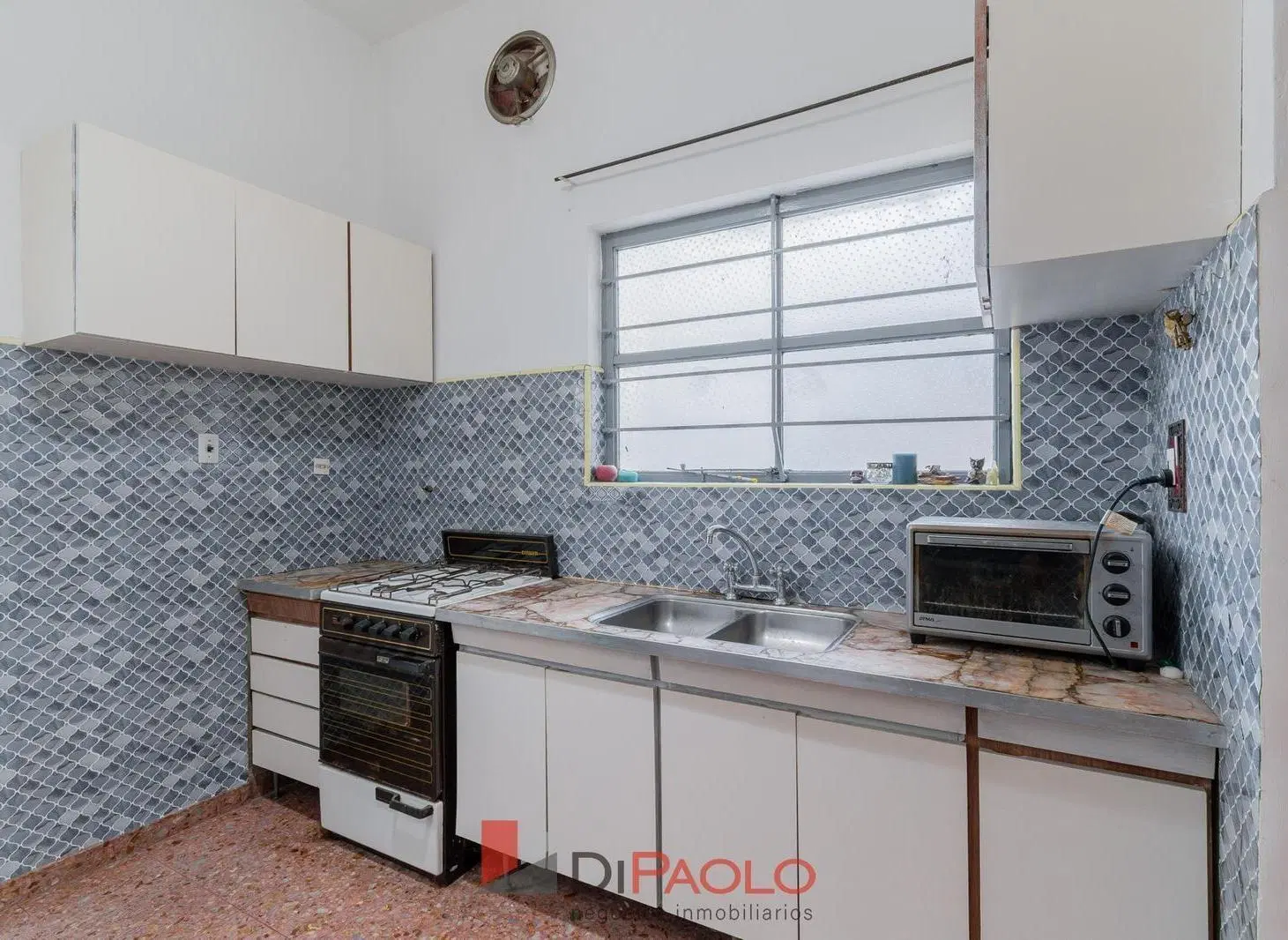 Venta PH 3 ambientes con patio, cochera y galpon en Villa Bosch 3