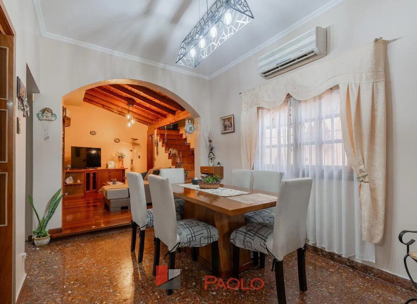 Venta PH 4 ambientes con cochera y entrada independiente en Ciudadela 4